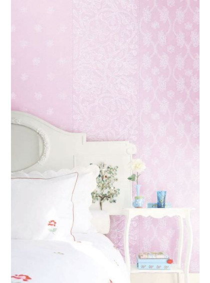 Painel de Parede Rosa com Flores Brancas