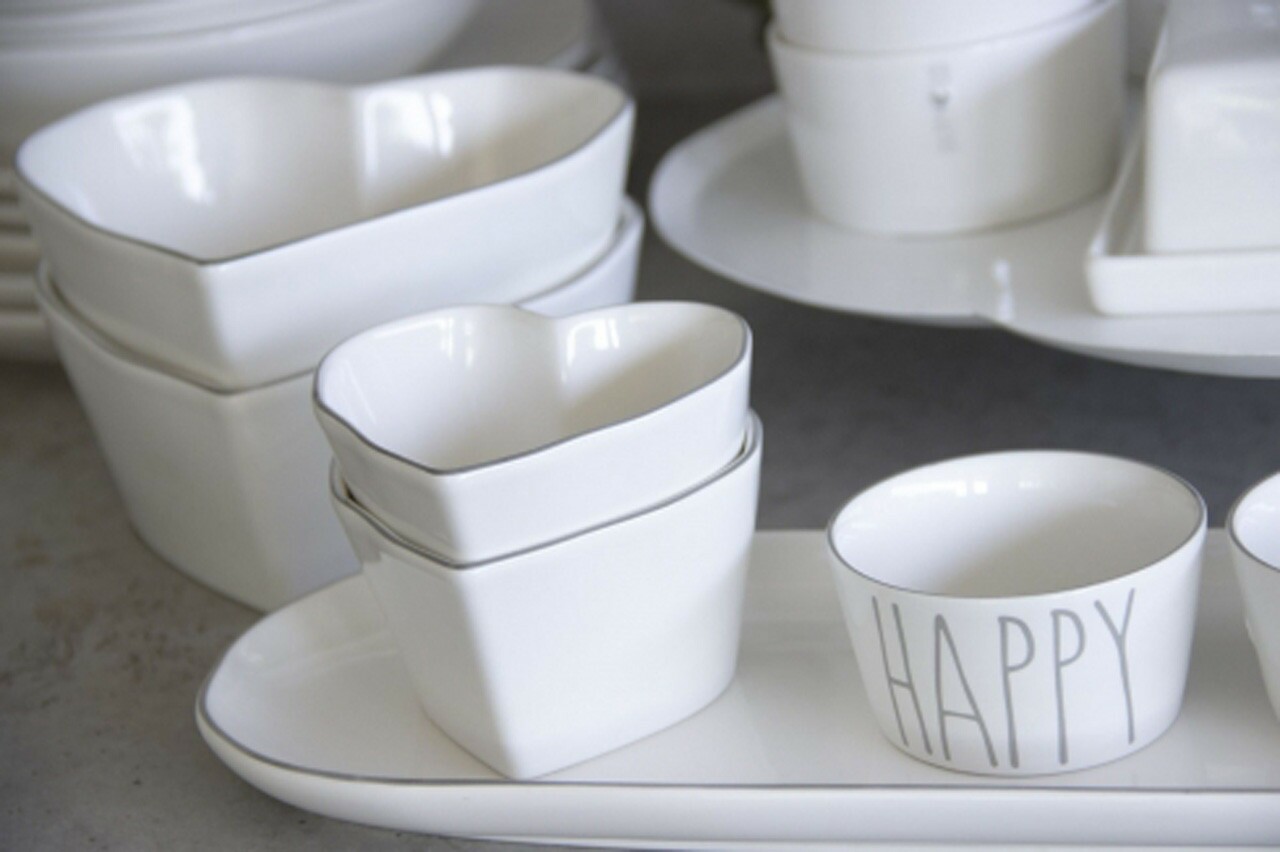 Prato Oval Branco com Borda Cinza e Coração - Bastion