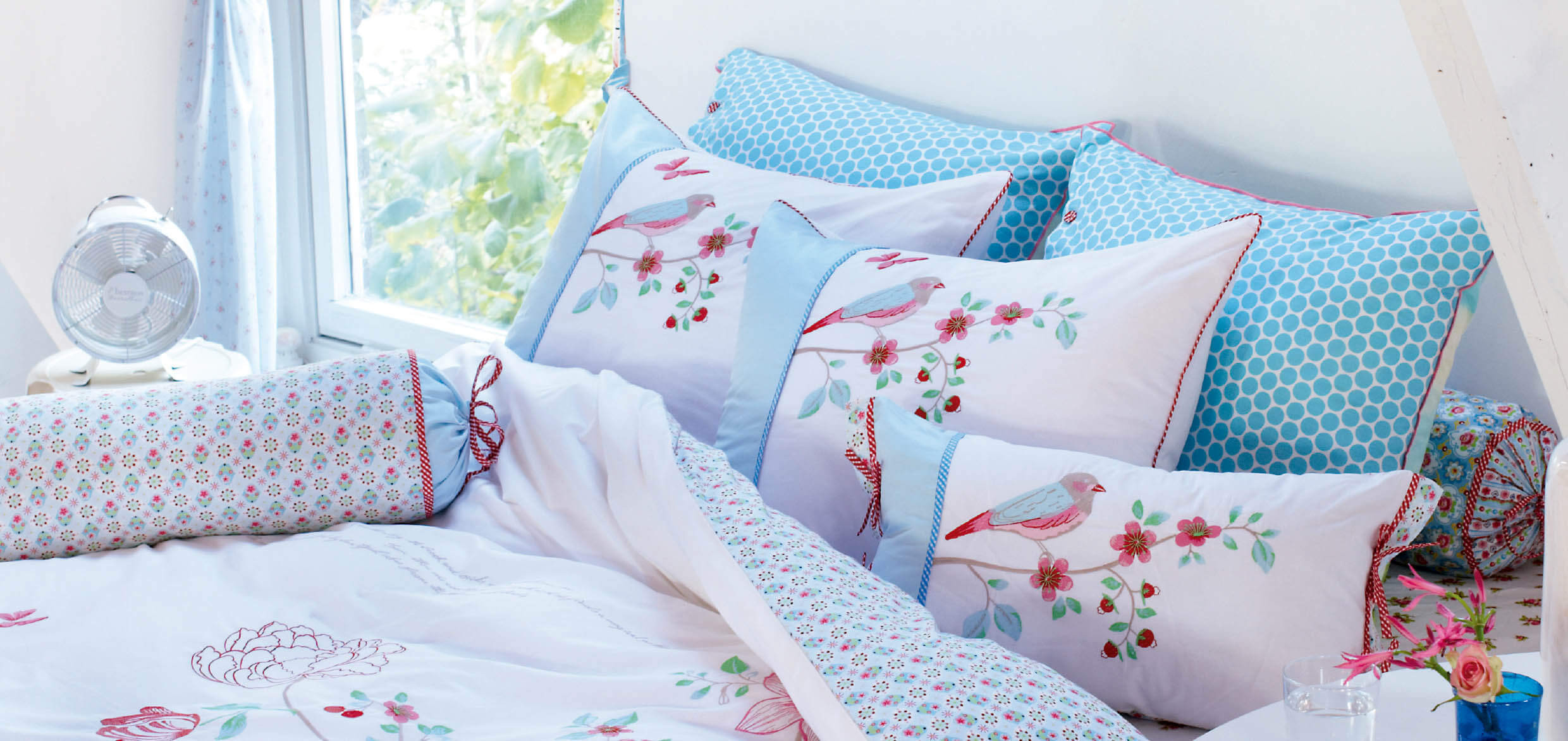 Almofada Rolinho Embroidery Tree Branco - Pip Studio