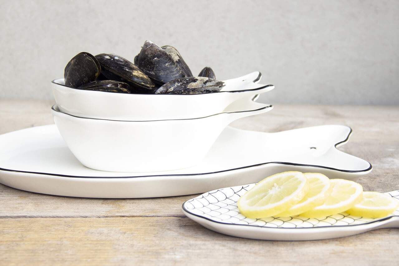 Prato de Peixe Branco com Estrelas Pretas - Bastion