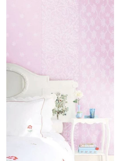 Painel de Parede Rosa com Flores Brancas