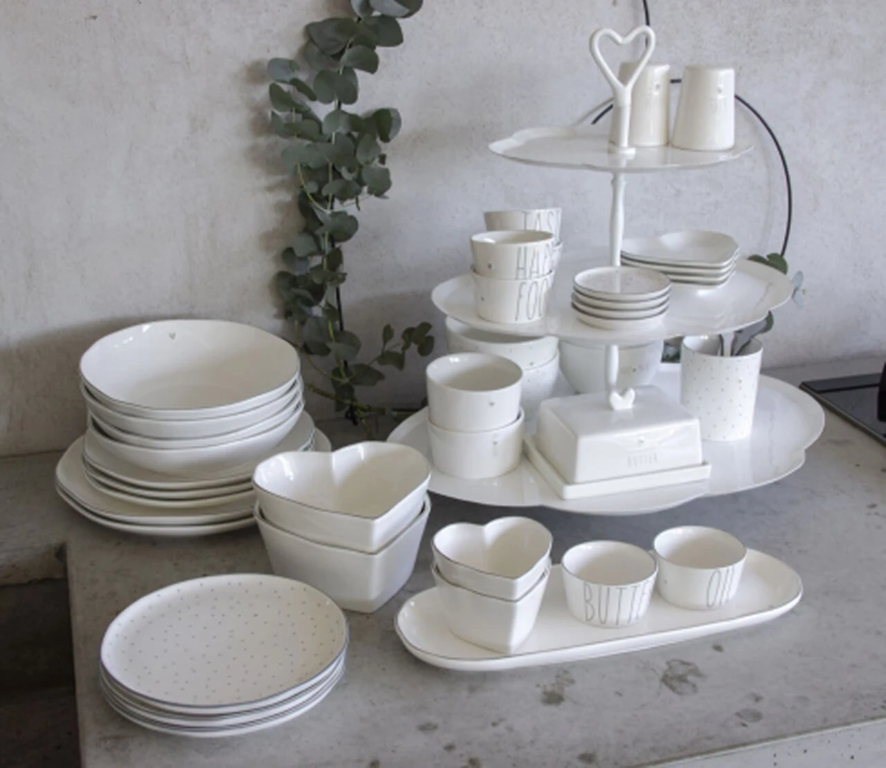 Prato Coração Branco com Borda Cinza - Bastion